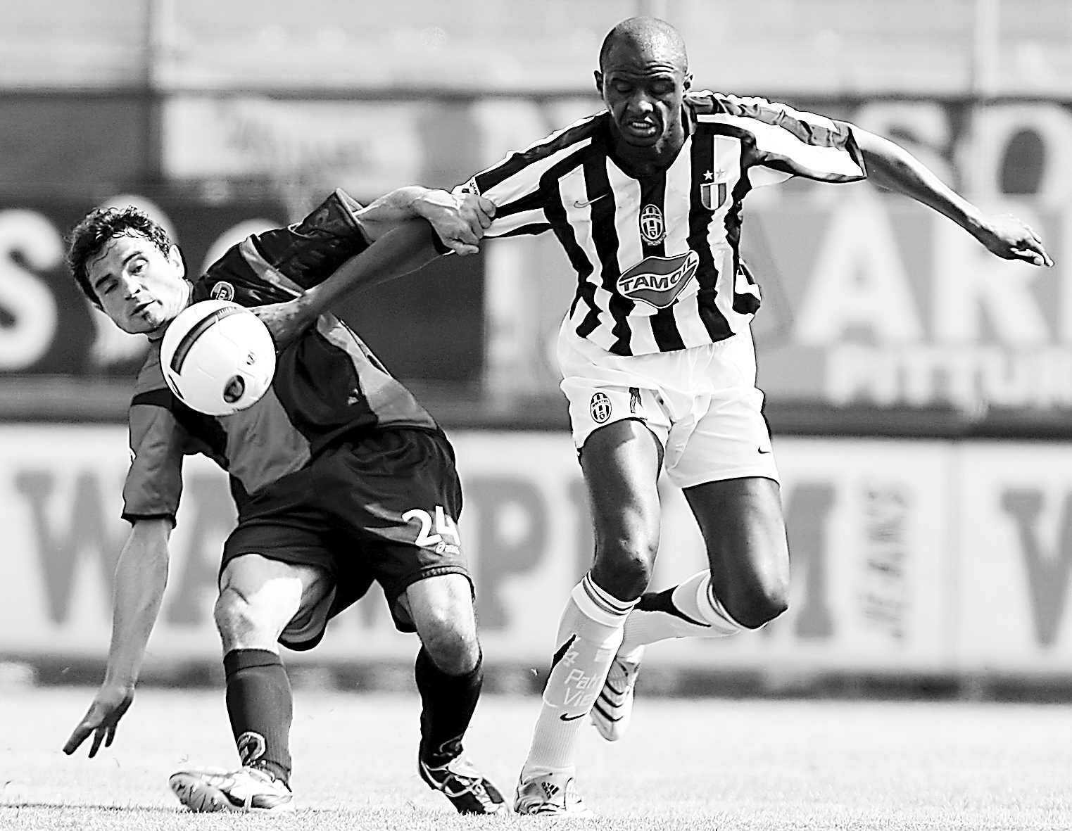 0胜卢伟 0胜卢伟