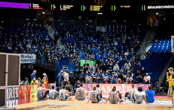 场则凭借冷 场则凭借冷